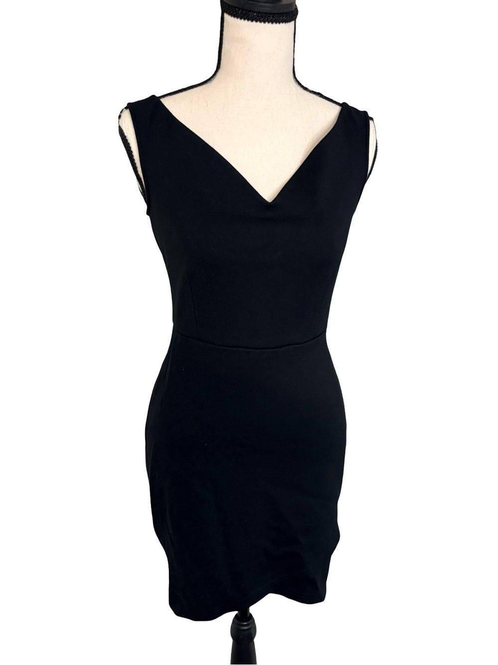 Babaton Onyx Dress Size 4 Black Bodycon Mini Dress - Picture 2 of 12